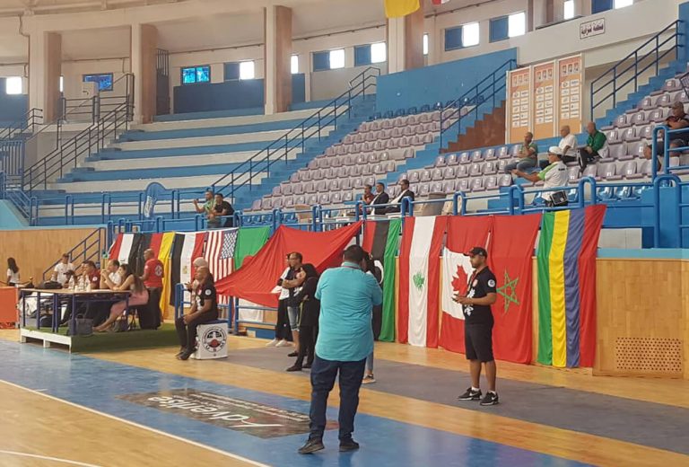 Drapeau publicitaire personnalisé, PLV ICHHAR COM